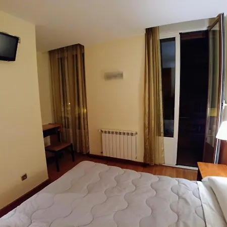 Prada Borges 3* Leão