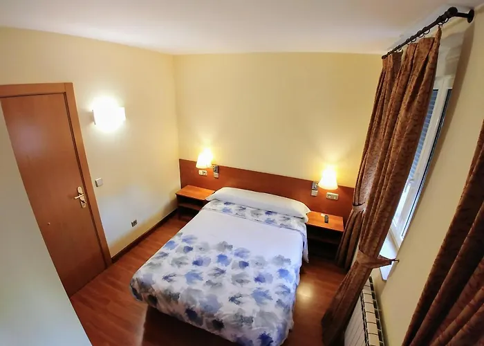 Prada Borges レオン